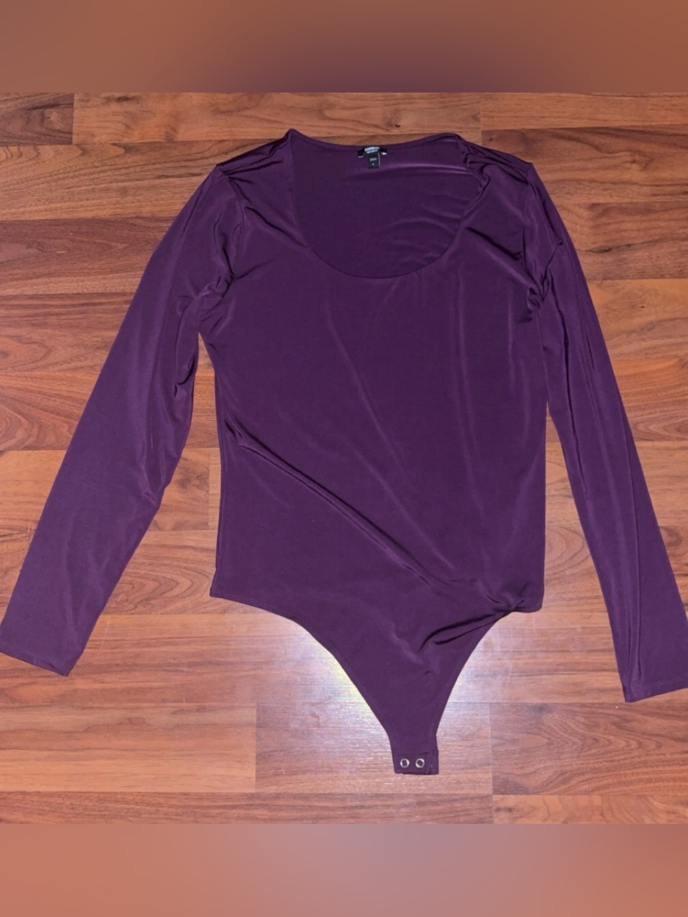 Express Body Contour Long-Sleeve Scoop Neck Bodysuit in Plum